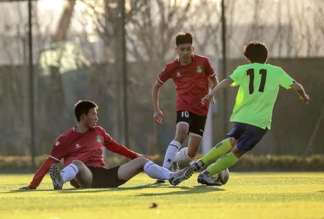 西亚队众志成城，向冠军发起冲击的简单介绍