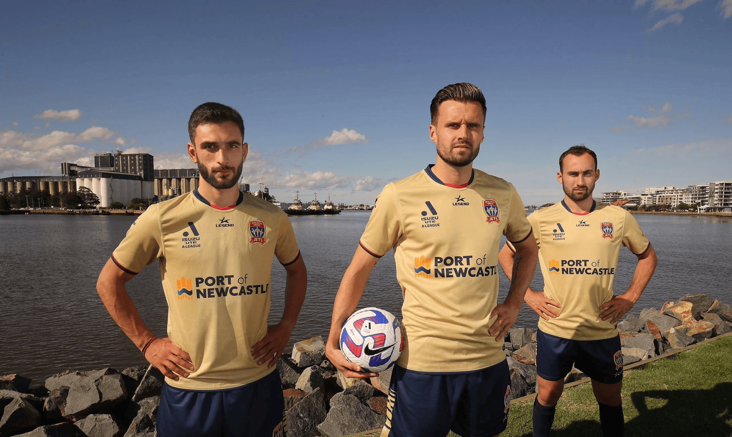 博洛尼亚客场逆转帕尔马，取得关键胜利的简单介绍