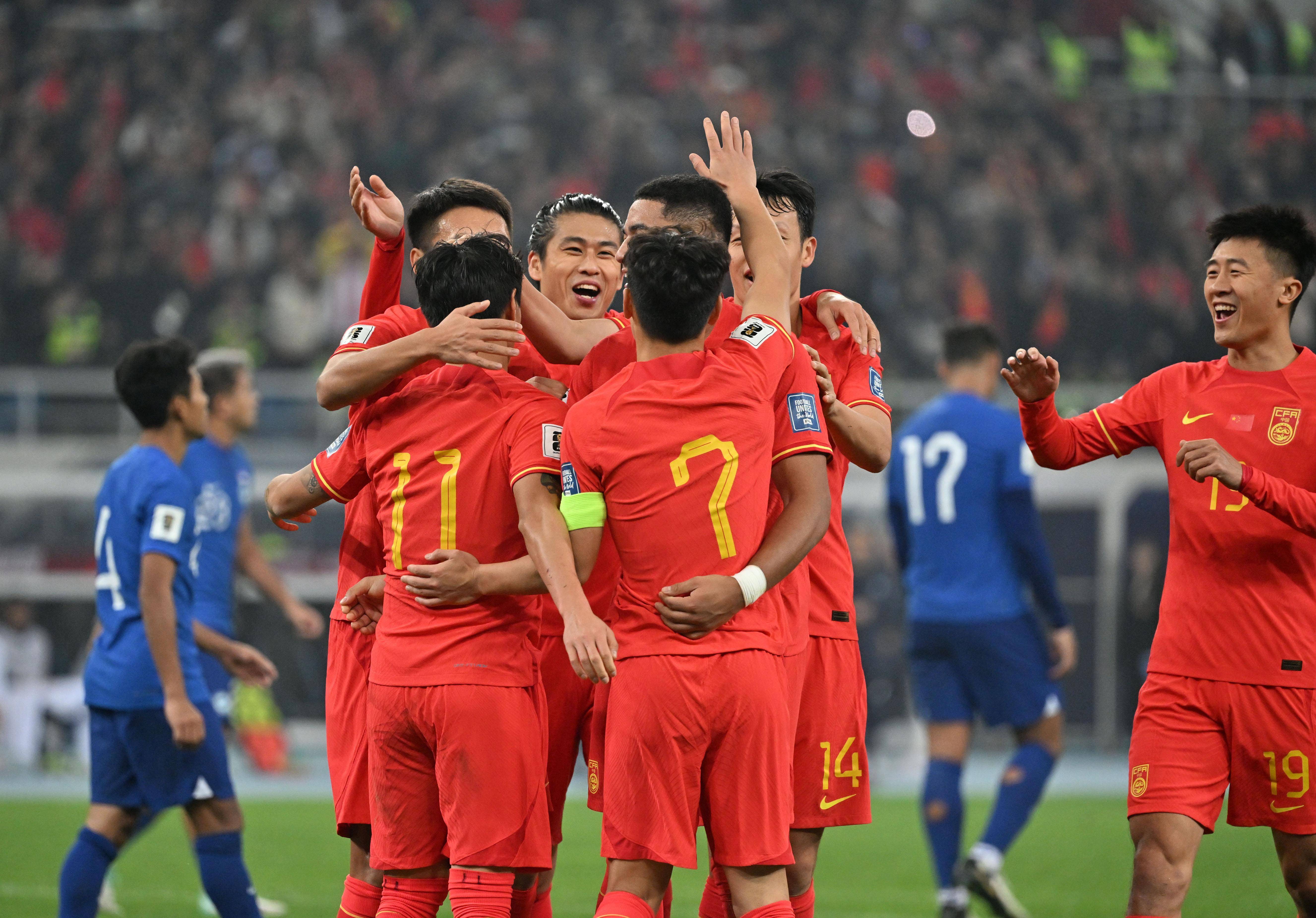 敢于挑战！中国足球代表队在世界舞台上崭露头角的简单介绍