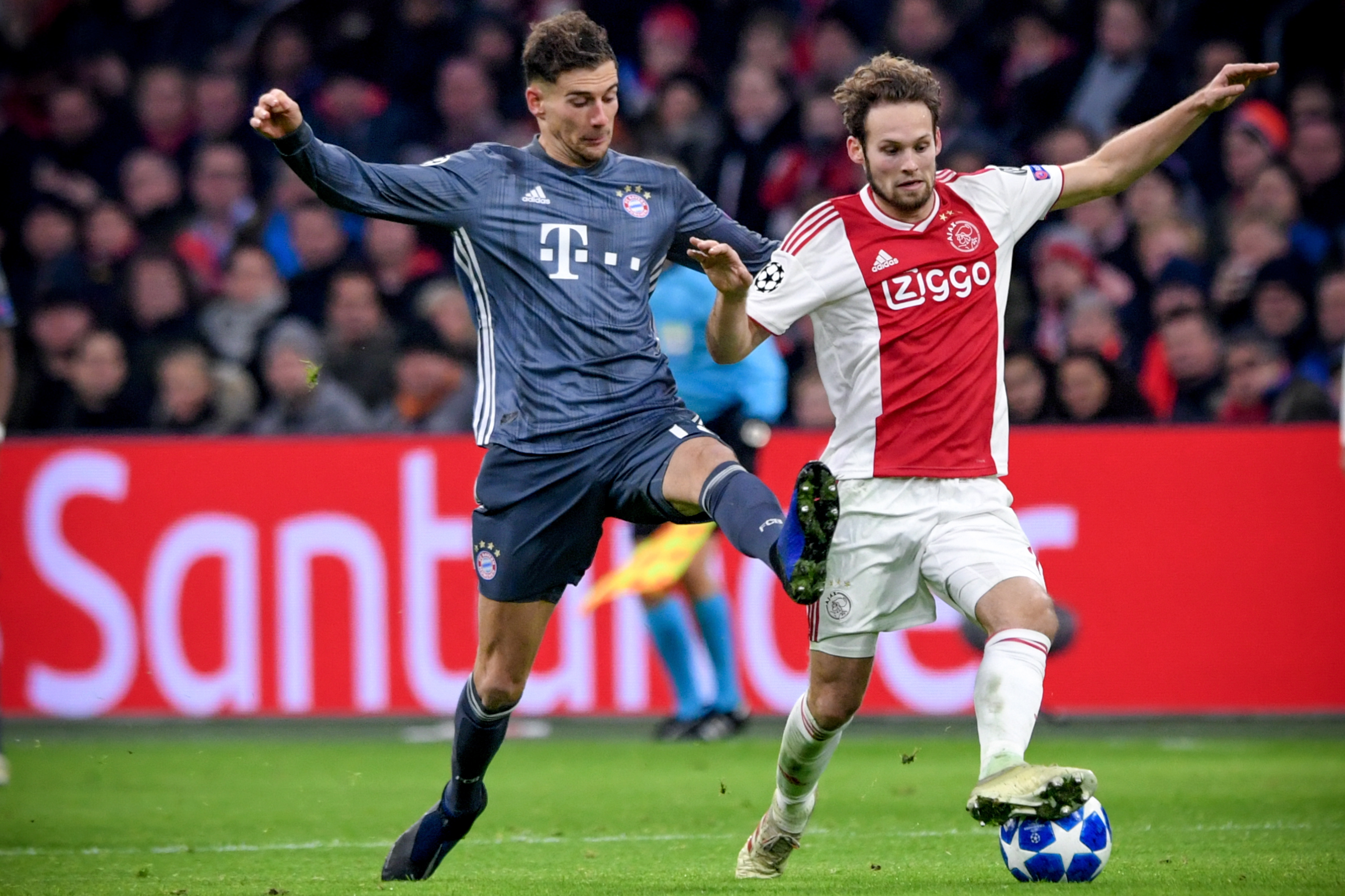 包含阿贾克斯客场挑落亚特兰大，晋级欧冠强项的词条