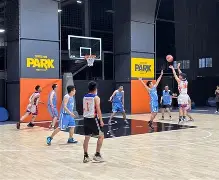 篮球名宿重返赛场：奥尼尔领衔退役球星友谊赛的简单介绍