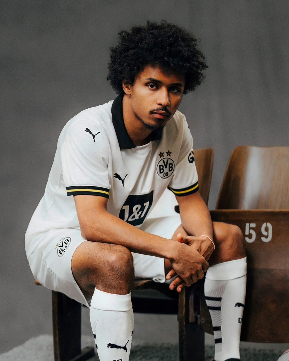 大发娱乐平台-多特蒙德客场轻松获胜,继续领跑的球员